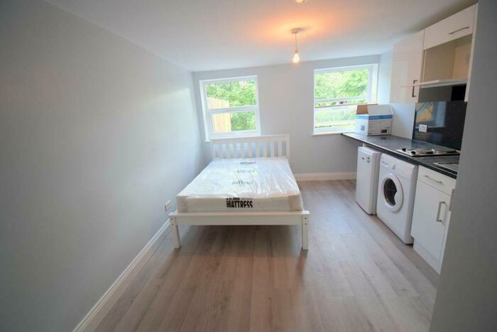 Studio To Rent In Kingsland Road, London, E8