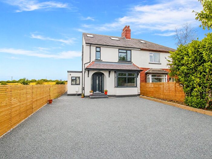 5 Bedroom Semi-Detached House For Sale In Woodhouse Lane, East Ardsley, Wakefield, WF3