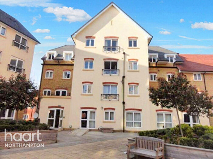 2 Bedroom Flat For Sale In Narrow Lane, Northampton, NN1