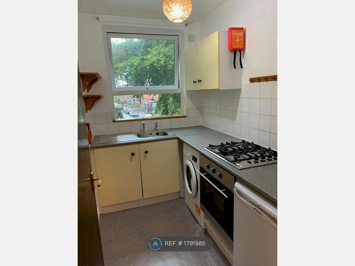 1 Bedroom Flat To Rent In Lower Broughton Road, Manchester, M7