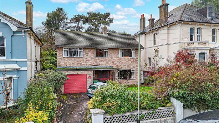 4 Bedroom Detached House For Sale In St. Helens Park Road, Hastings, TN34