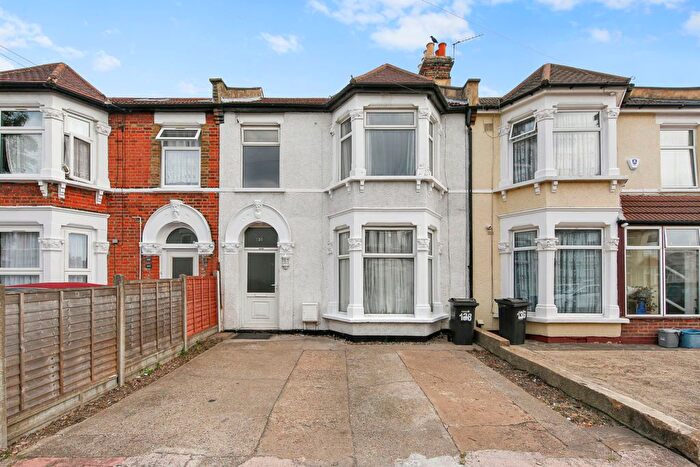 4 Bedroom Terraced House For Sale In St. Albans Road, Seven Kings, IG3