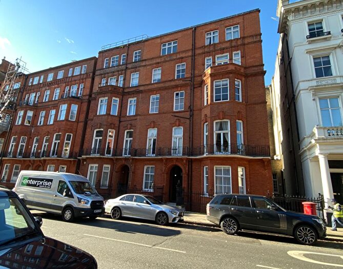 2 Bedroom Flat For Sale In Flat, Palace Gate, Kensington, London, W8