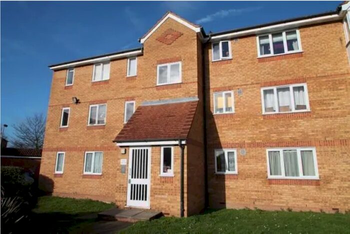1 Bedroom Flat To Rent In Redford Close, Feltham, TW13
