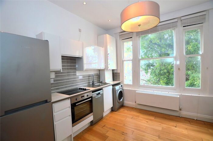 2 Bedroom Flat To Rent In Cintra House, Beulah Hill, London, SE19