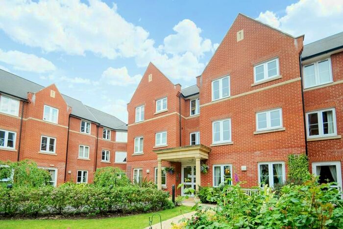 1 Bedroom Flat To Rent In School Lane, Foxhall Court, OX16