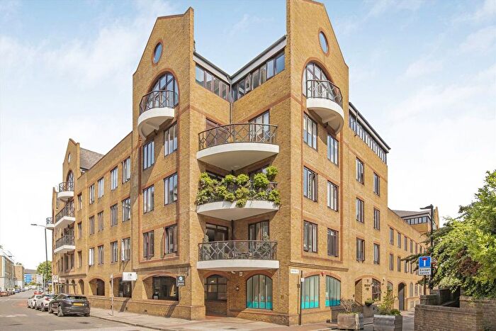 2 Bedroom Flat To Rent In Knighten Street, Wapping, E1W