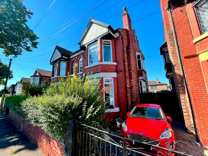 4 Bedroom Semi-Detached House To Rent In St Johns Road, Old Trafford, M16