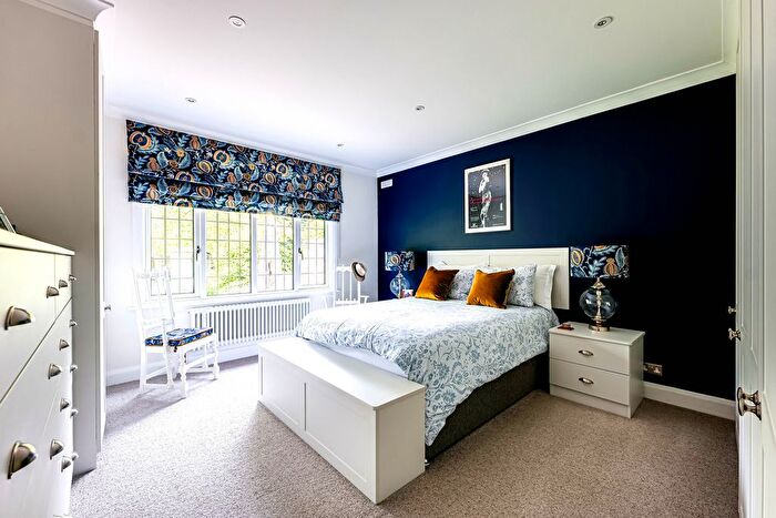2 Bedroom Detached Bungalow For Sale In Oak Road, Rochford, SS4