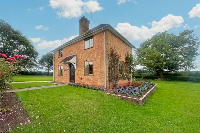 2 Bedroom Detached House To Rent In Loxwood, Billingshurst, RH14