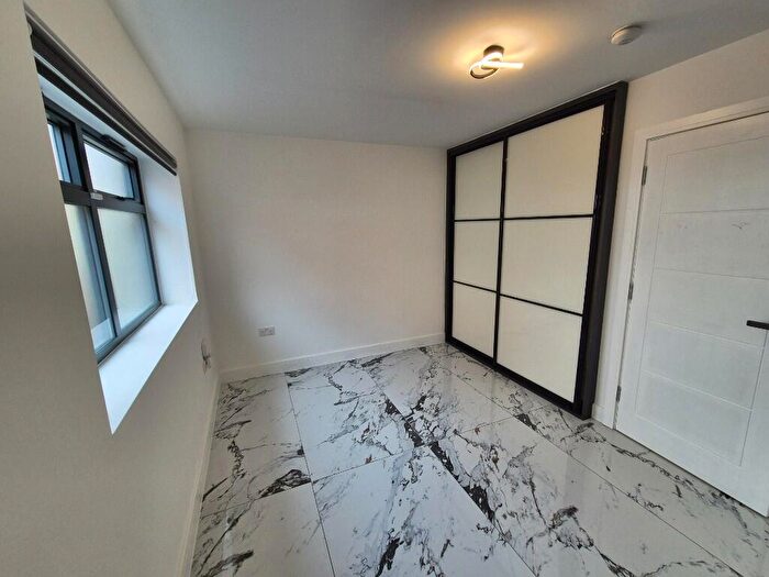 2 Bedroom Detached House To Rent In Mill Lane, London, NW6