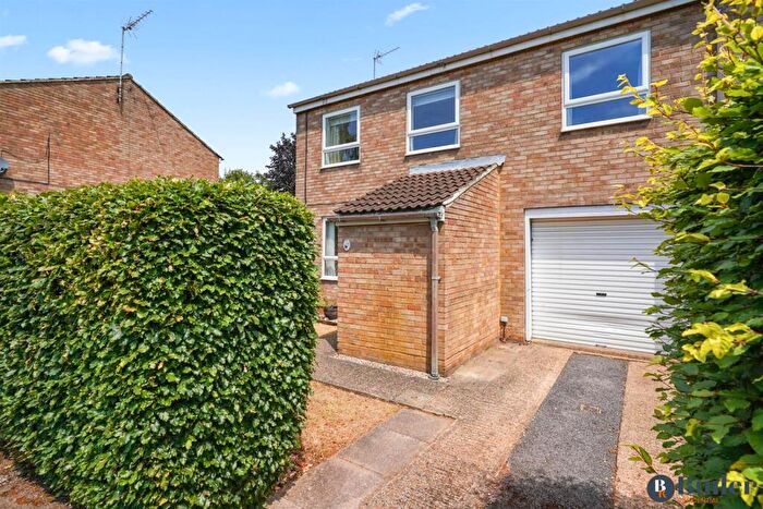 3 Bedroom End Of Terrace House For Sale In Barndicott, Welwyn Garden City, AL7