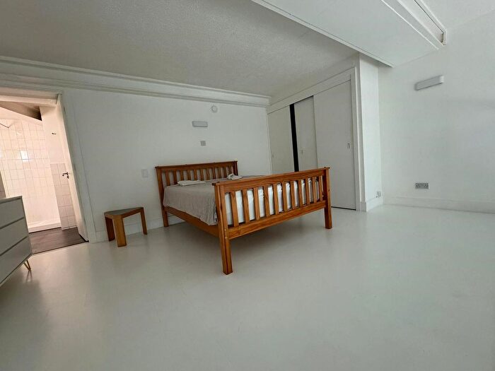 1 Bedroom Flat To Rent In York Way, King's Cross, London, N1