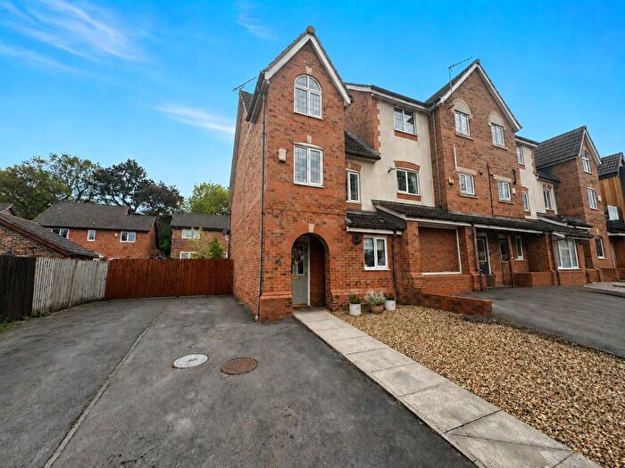 3 Bedroom Town House For Sale In Northumberland Way, Sharston, Manchester, M22