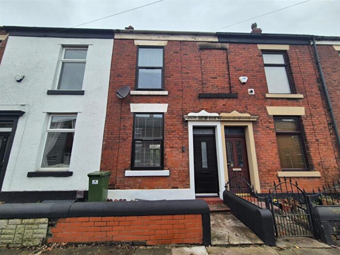 3 Bedroom Terraced House To Rent In Cheetham Hill Road, Dukinfield, SK16