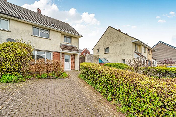 3 Bedroom Semi Detached House For Sale In Roberts Road, PL5