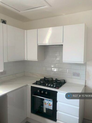 2 Bedroom Flat To Rent In Sydenham Road, Croydon, CR0