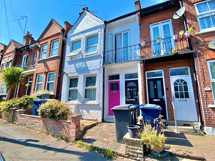 2 Bedroom Ground Maisonette For Sale In Welbeck Road, East Barnet, EN4