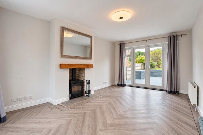 3 Bedroom Semi Detached House For Sale In Westwood Drive, Pendlebury, Swinton, Manchester, M27