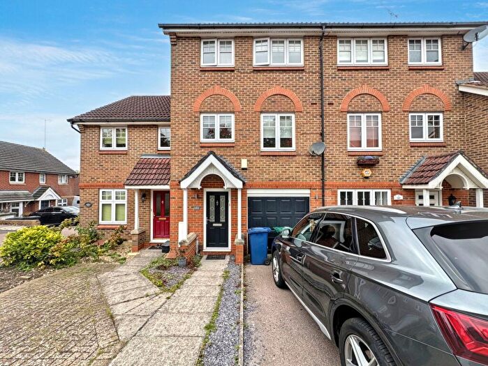 3 Bedroom Town House For Sale In Larkspur Grove, Edgware, HA8