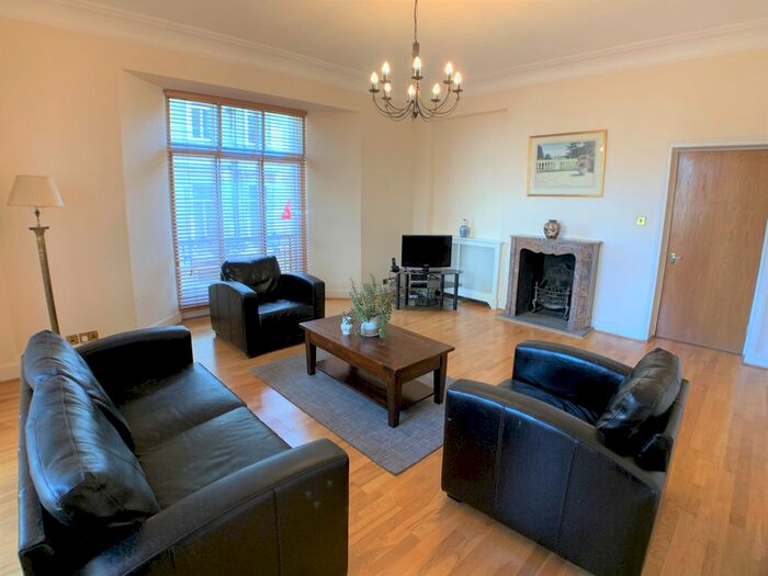 2 Bedroom Flat To Rent In Portland Place, Greater London, W1B