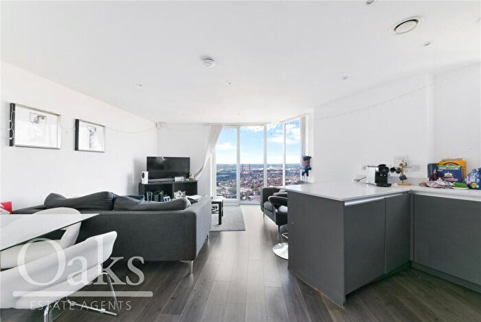 2 Bedroom Apartment To Rent In Saffron Central Square, Croydon, CR0