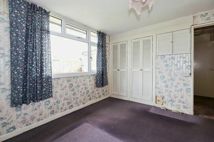 2 Bedroom Bungalow For Sale In Wood Lane, Wolverhampton, West Midlands, WV10