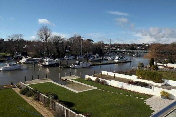 2 Bedroom Flat To Rent In Willow Way, Christchurch, BH23