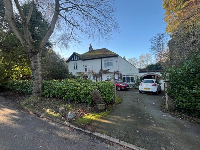 3 Bedroom Detached House For Sale In White Lodge, The Oval, Oadby, Leicester, Leicestershire, LE2