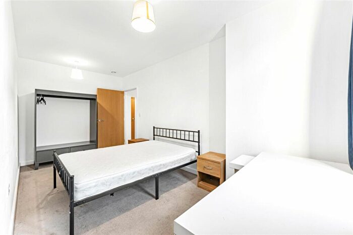 2 Bedroom Apartment To Rent In Coral Apartments, Salton Square, London, E14