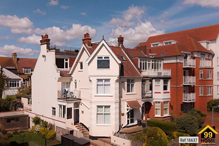 2 Bedroom Flat For Sale In Pembury Road, Westcliff, Essex, SS0