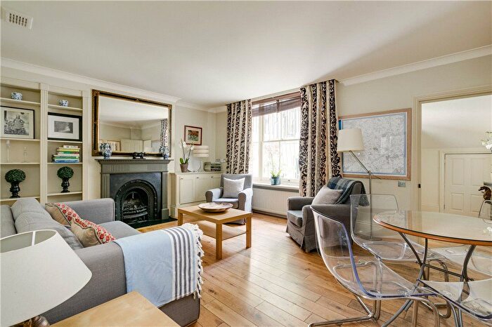 2 Bedroom Flat To Rent In Kempsford Gardens, Earls Court, London, SW5