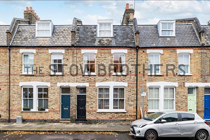 2 Bedroom Apartment To Rent In Senrab Street, Stepney Green, E1