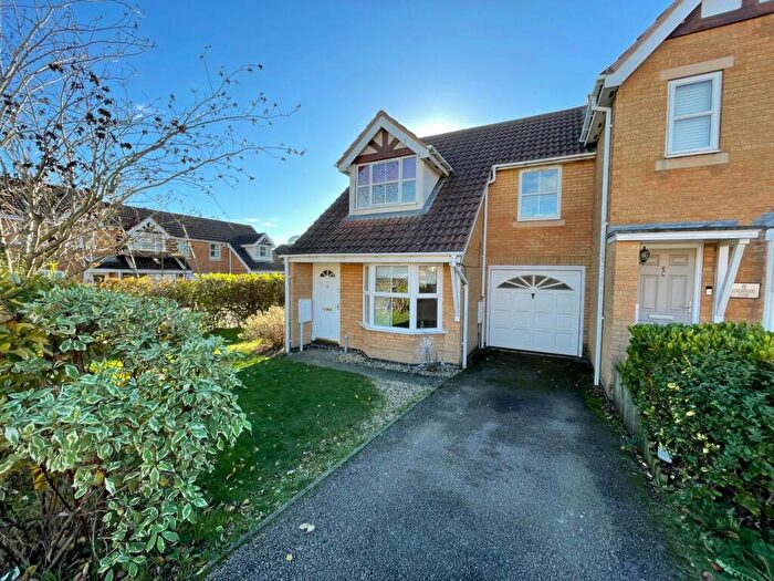 3 Bedroom Semi-Detached House To Rent In Lordswood Close, Wootton, Northampton, NN4