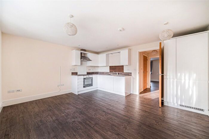 1 Bedroom Flat For Sale In Fisher Court, Victoria Avenue, Mortimer, RG7