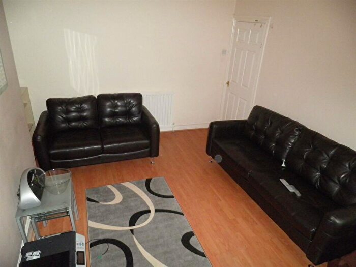 2 Bedroom Apartment To Rent In Bolingbroke Street, NE6