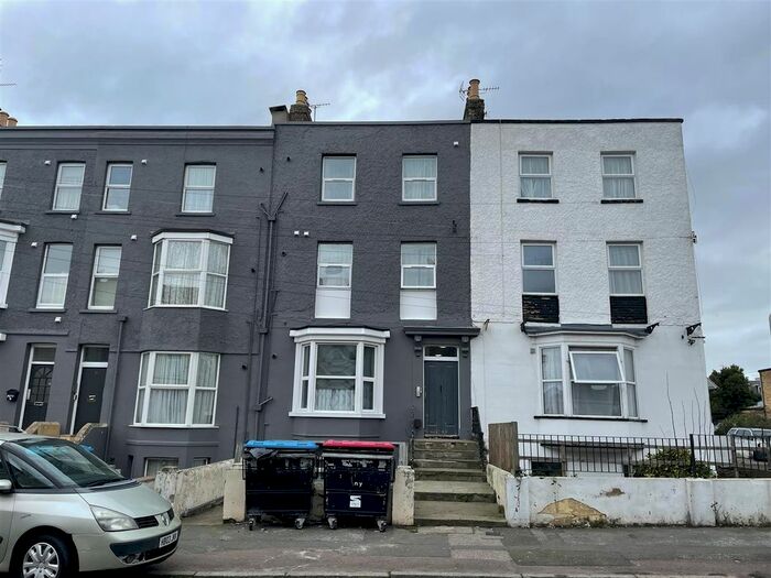 2 Bedroom Flat To Rent In Godwin Road, Cliftonville, Margate, CT9