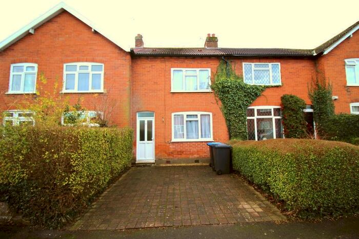 Terraced House To Rent In Laurel Avenue, Englefield Green, Egham, Surrey, TW20