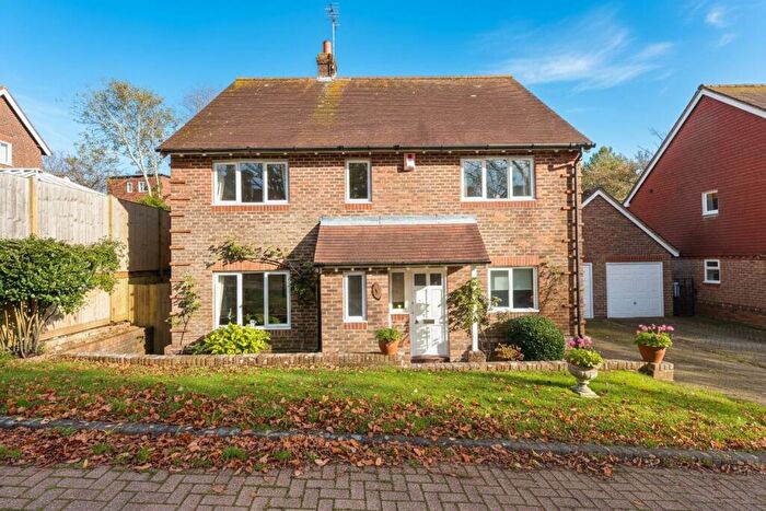 4 Bedroom Detached House For Sale In Lodge Close, Lewes, BN7