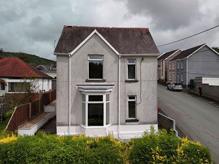 3 Bedroom Detached House For Sale In Bryn Road, Clydach, Swansea, SA6