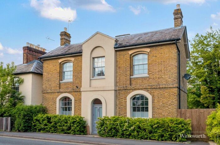 3 Bedroom Detached House To Rent In Guildford Road, Bagshot, Surrey, GU19