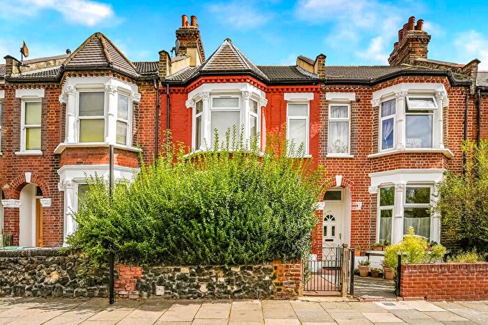 2 Bedroom Flat For Sale In Gloucester Road, London, N17