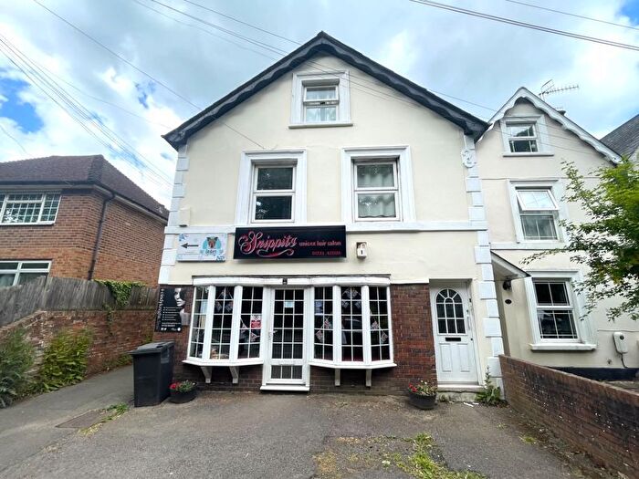 2 Bedroom Flat For Sale In Tonbridge Road, Hildenborough, TN11