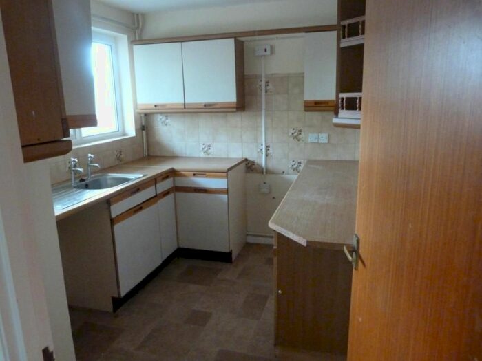 2 Bedroom Flat To Rent In Wellington Flats, Salthouse Lane, Yeovil, Somerset, BA20