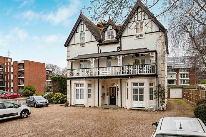 1 Bedroom Flat For Sale In Crawshays, Ray Mead Road, Maidenhead, SL6