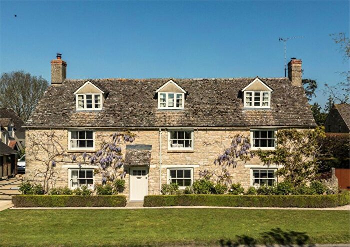 4 Bedroom Detached House For Sale In High Street, Standlake, Oxfordshire, OX29