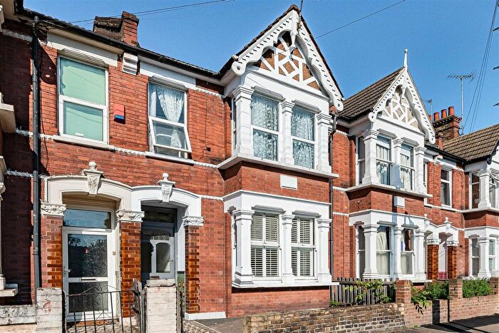 1 Bedroom Flat To Rent In Sylvan Road, Walthamstow, London, E17