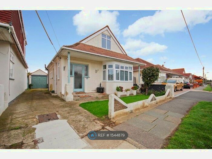2 Bedroom Bungalow To Rent In Kemp Road, Whitstable, CT5