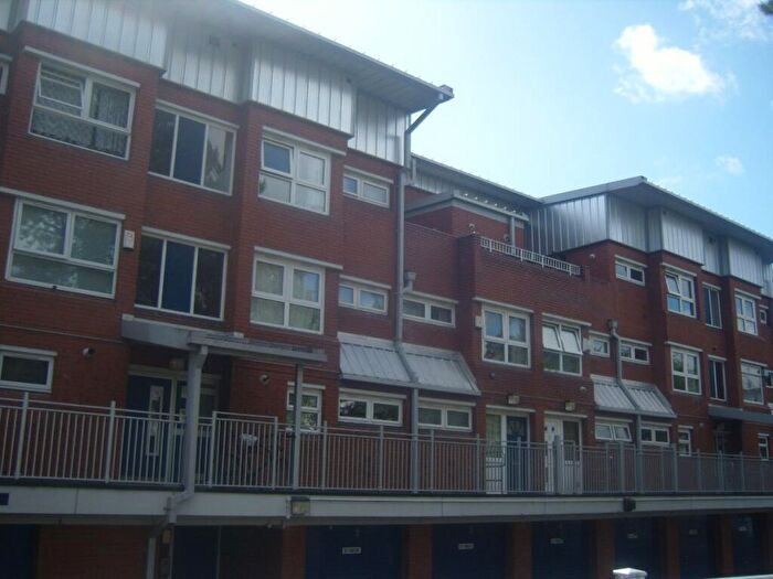 2 Bedroom Maisonette To Rent In Moss House Close, Birmingham, B15
