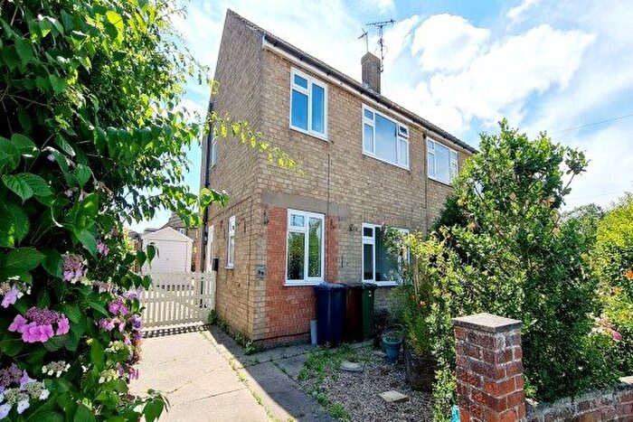 3 Bedroom Semi-Detached House To Rent In Sunfield Crescent, Lincoln, LN6